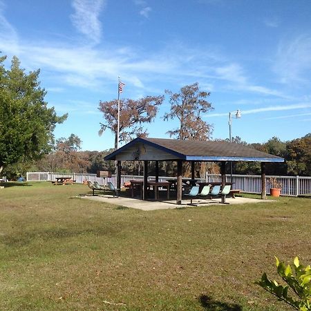 Suwannee Gables Hotel Old Town Bagian luar foto