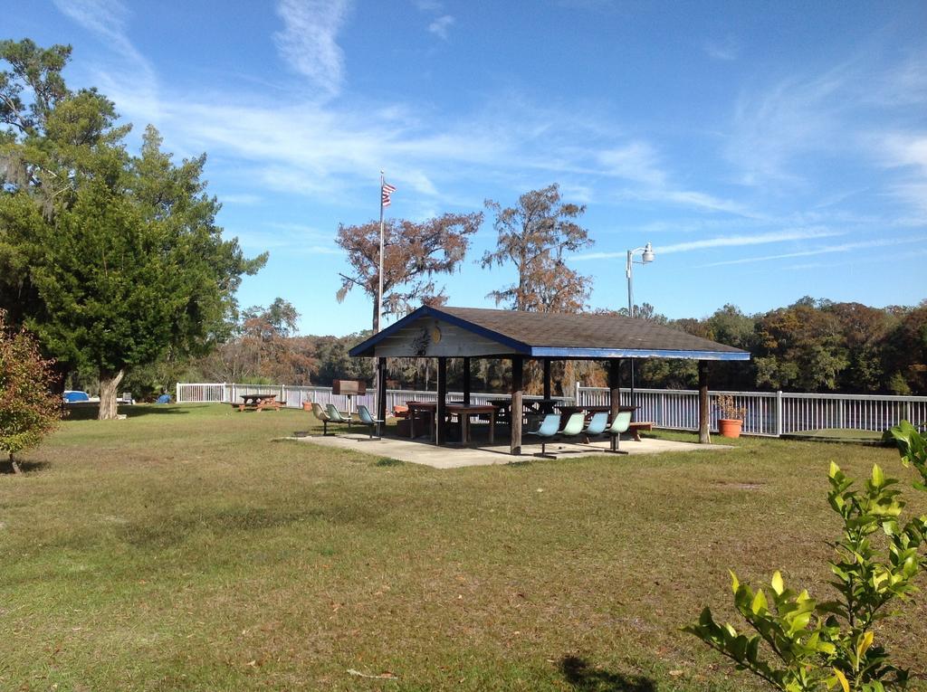 Suwannee Gables Hotel Old Town Bagian luar foto